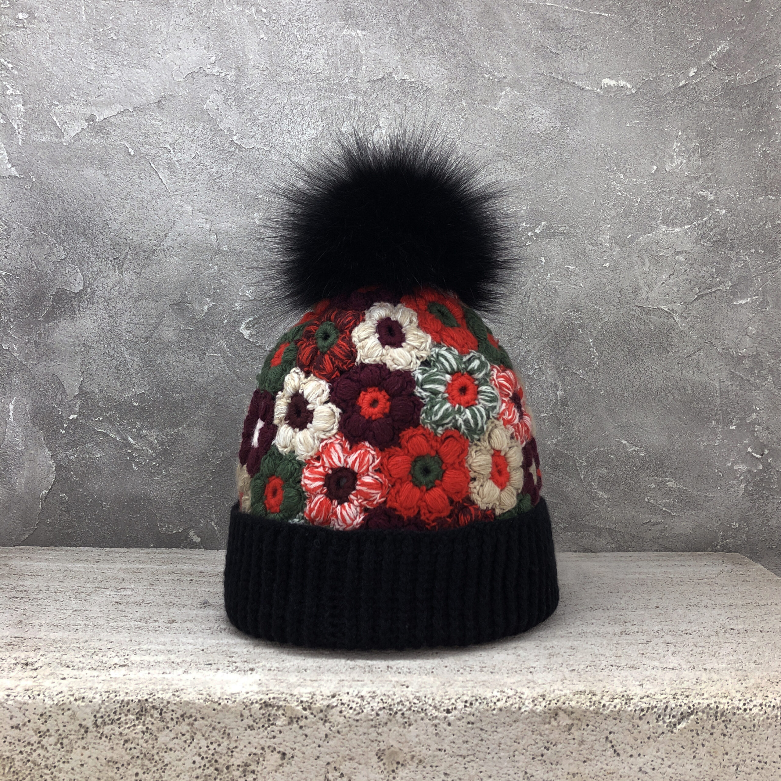 FLOWER Cashmere hand knitted hat with a fold