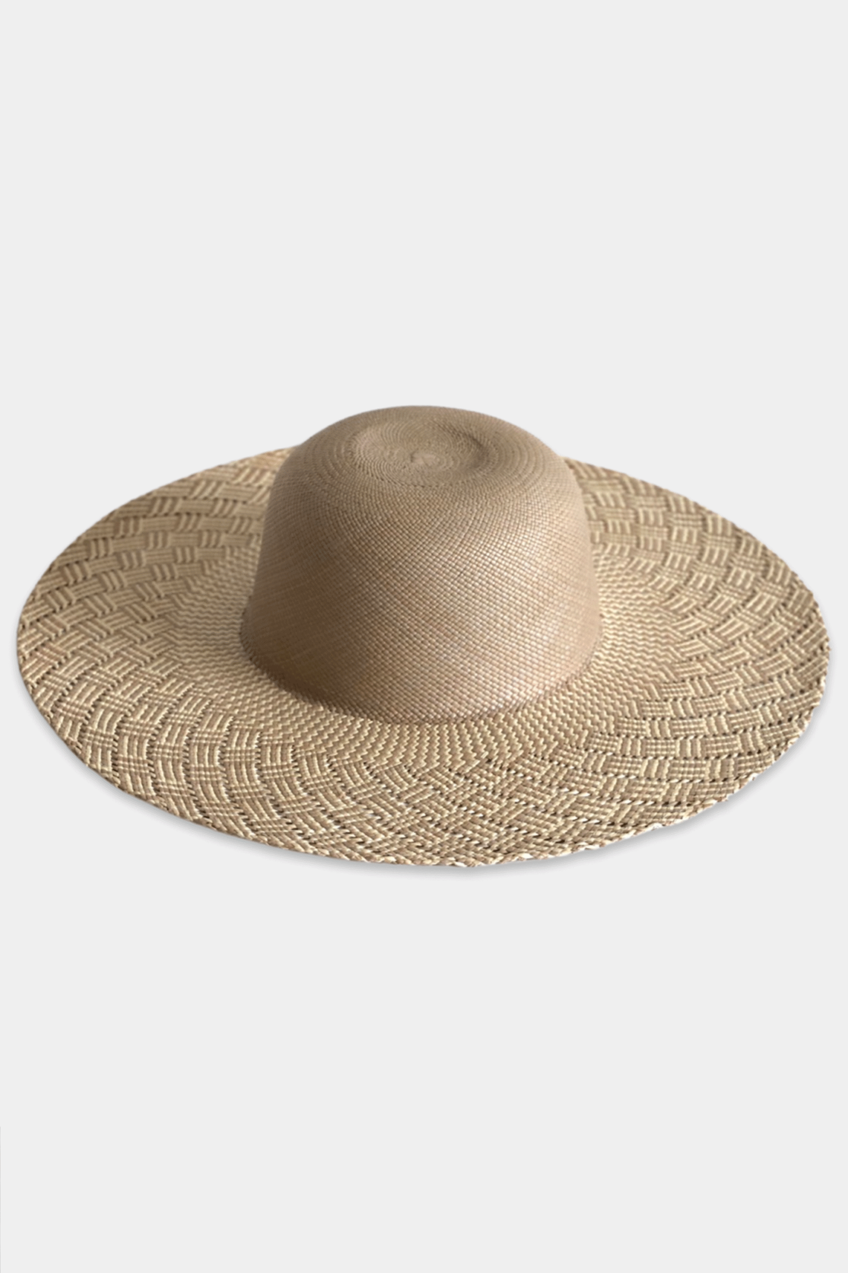 SIMONA - Hand-Woven Straw Hat With Twisted Pattern - Beige